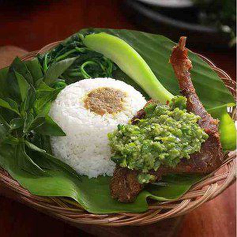 Bebek Cabe Ijo + Nasi